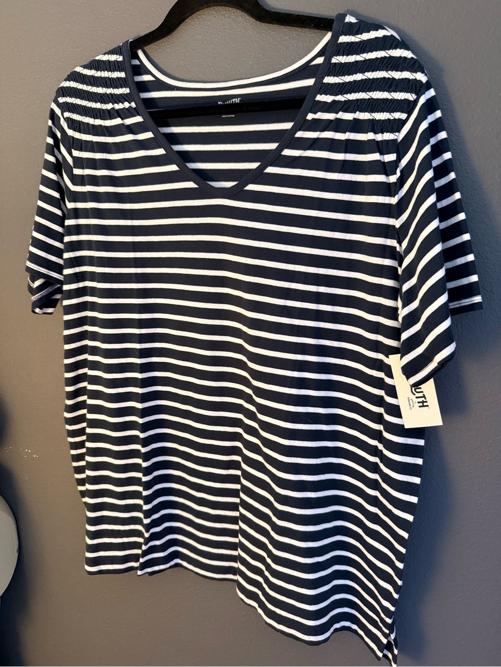 Duluth Trading Co Navy & White Striped V‑Neck Short Sleeve Tee NWT